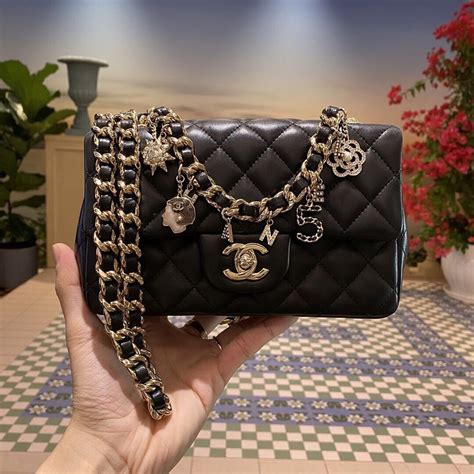 chanel pouch purse